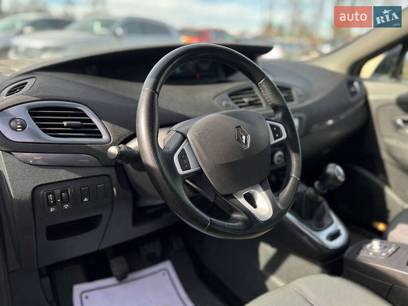 Renault Grand Scenic 2011