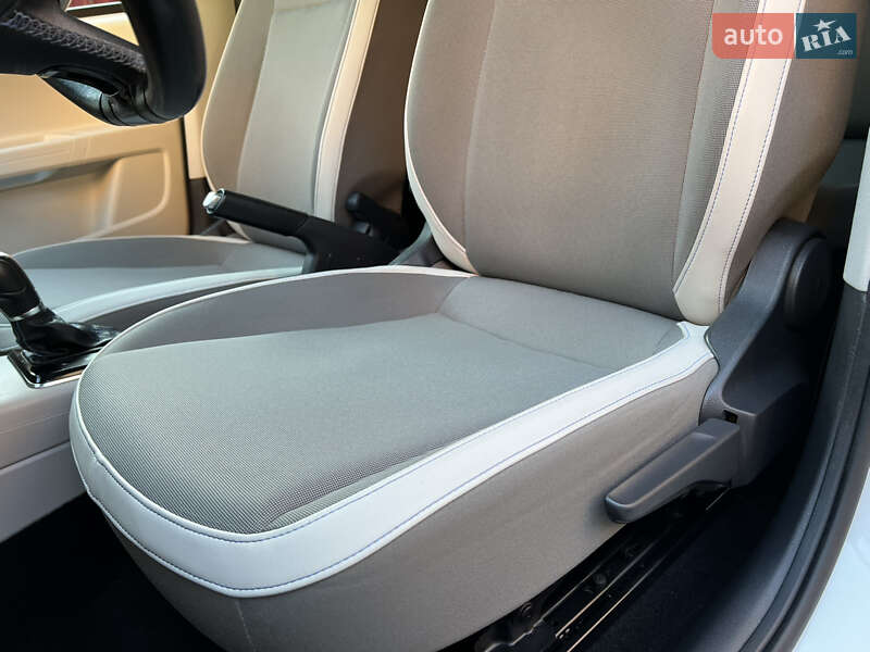 Volkswagen e-Up 2014