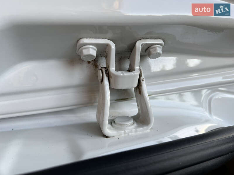 Volkswagen e-Up 2014