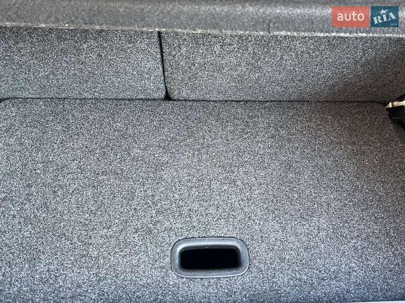 Volkswagen e-Up 2014