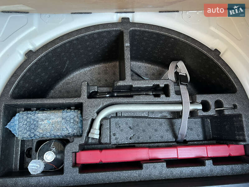 Volkswagen e-Up 2014