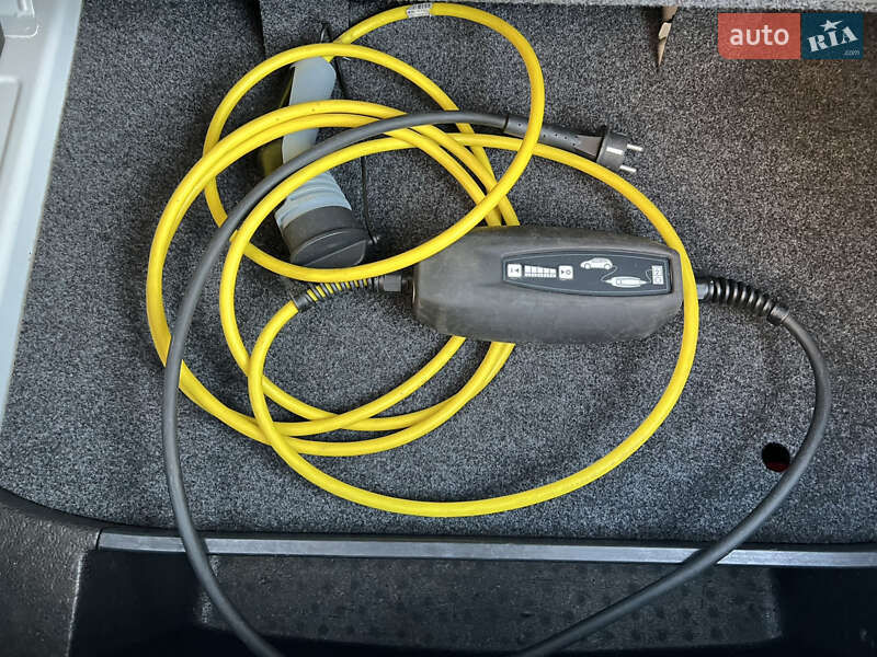 Volkswagen e-Up 2014