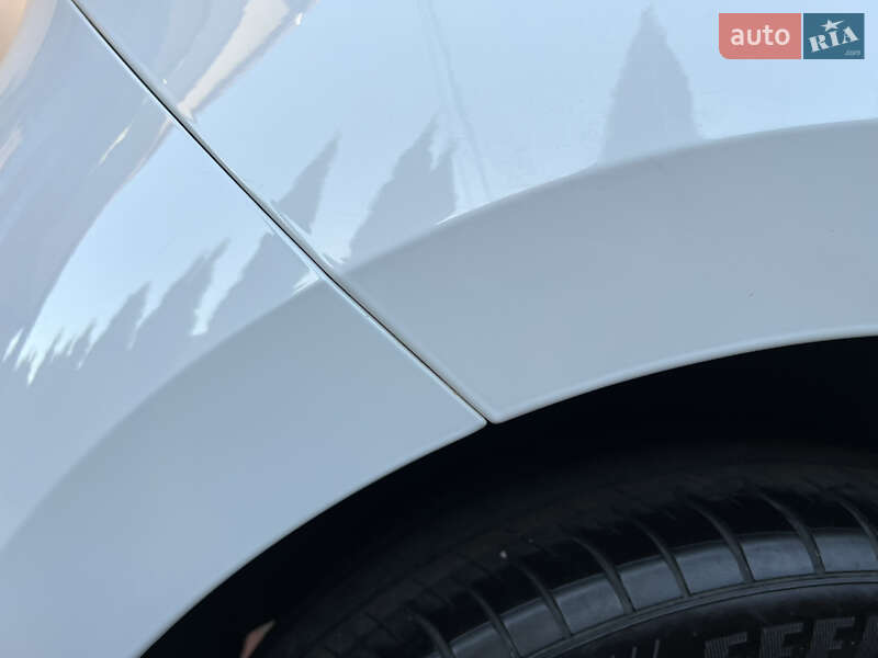 Volkswagen e-Up 2014