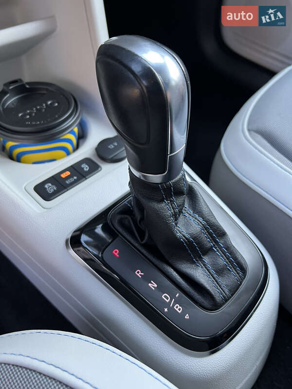 Volkswagen e-Up 2014