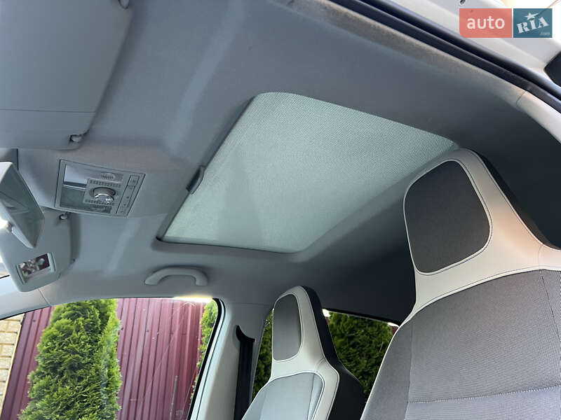 Volkswagen e-Up 2014