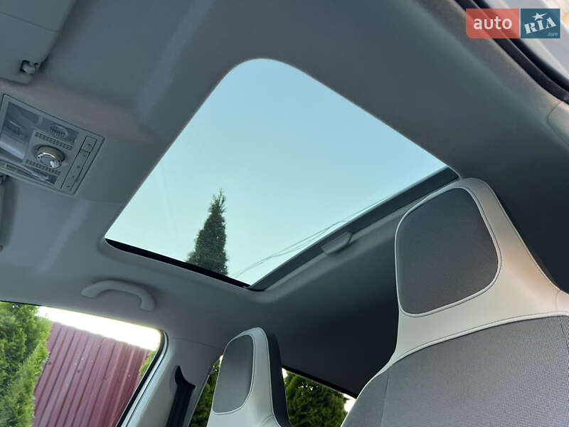 Volkswagen e-Up 2014