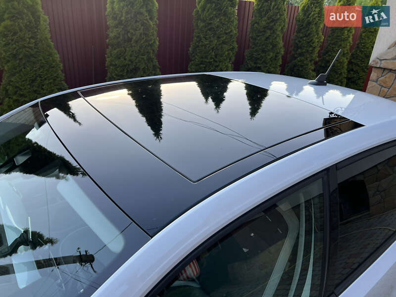 Volkswagen e-Up 2014