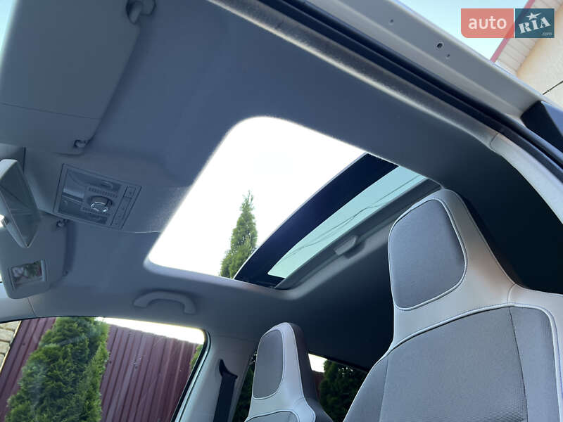 Volkswagen e-Up 2014