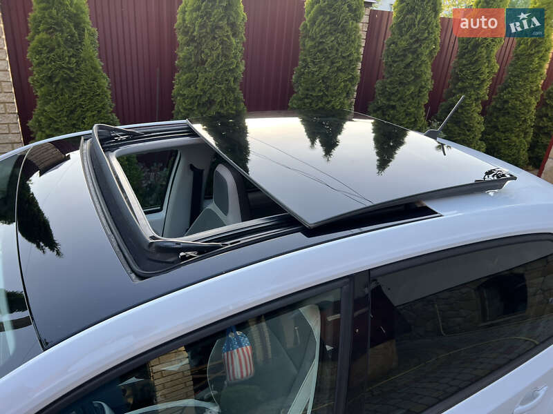 Volkswagen e-Up 2014