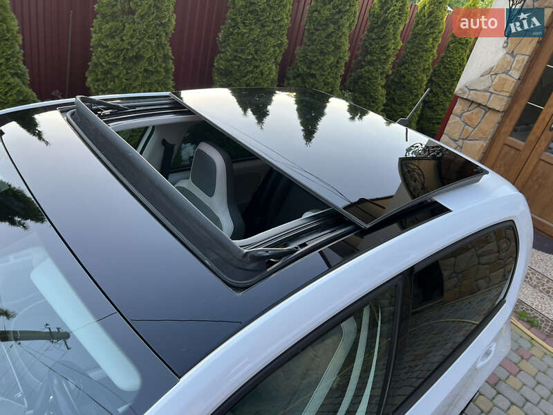 Volkswagen e-Up 2014