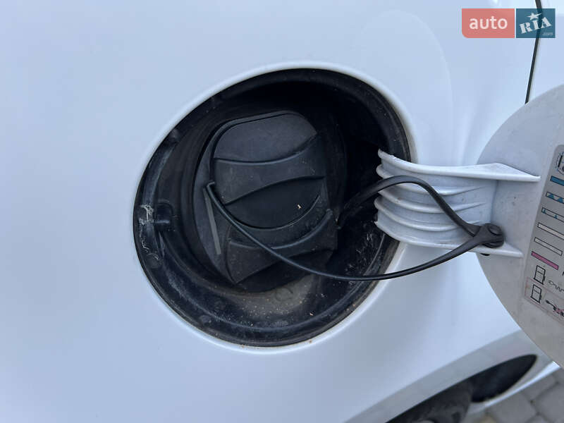 Volkswagen e-Up 2014