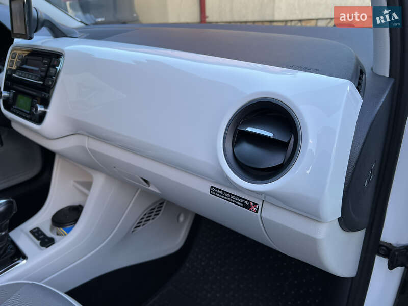 Volkswagen e-Up 2014