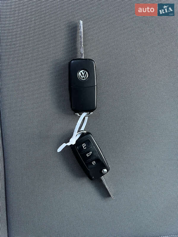 Volkswagen e-Up 2014