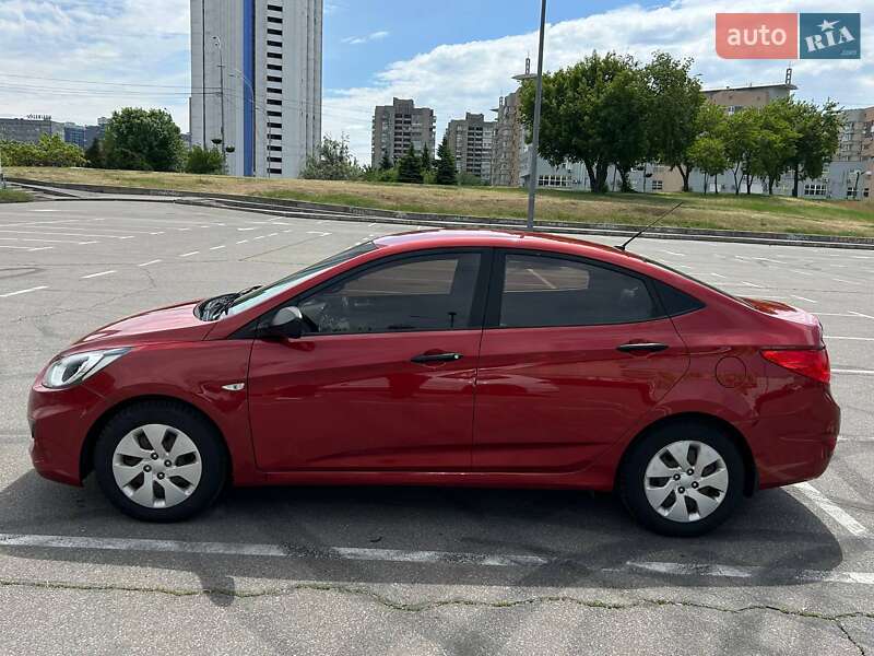 Hyundai Accent 2014