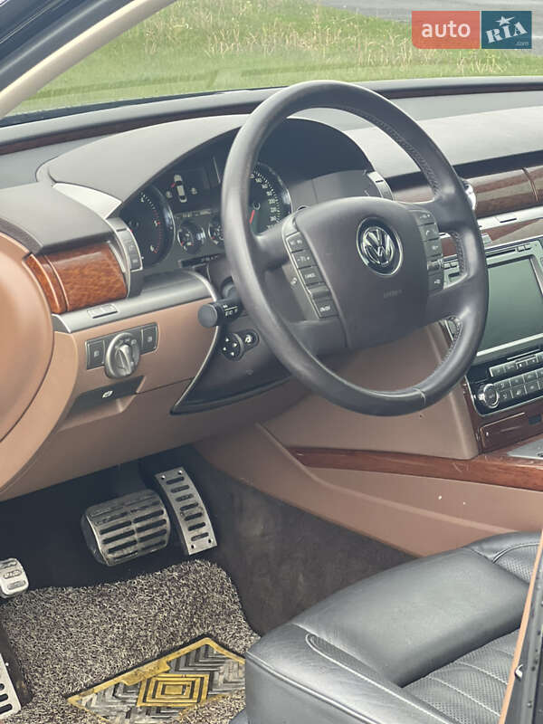 Volkswagen Phaeton 2013
