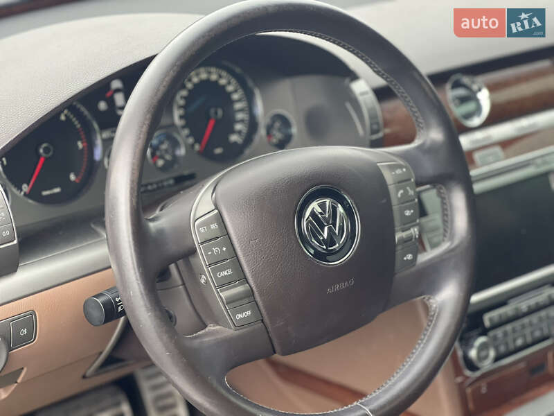 Volkswagen Phaeton 2013