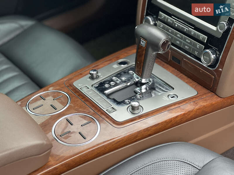 Volkswagen Phaeton 2013