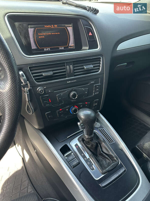 Audi-0