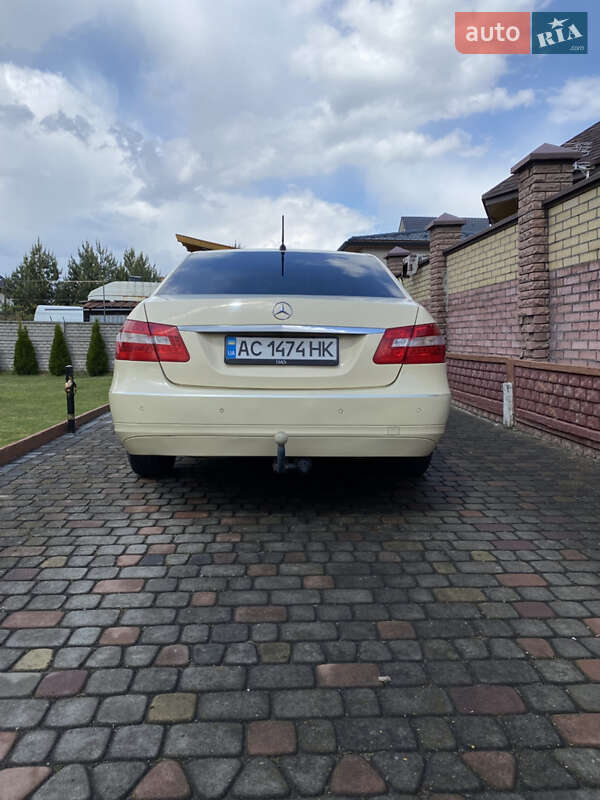 Mercedes-Benz E-Class 2009