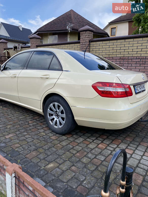 Mercedes-Benz E-Class 2009