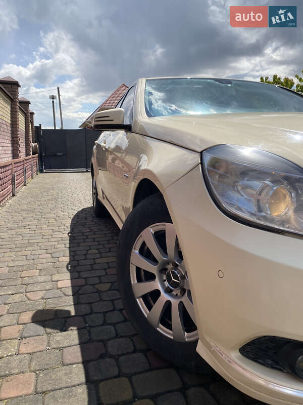 Mercedes-Benz E-Class 2009