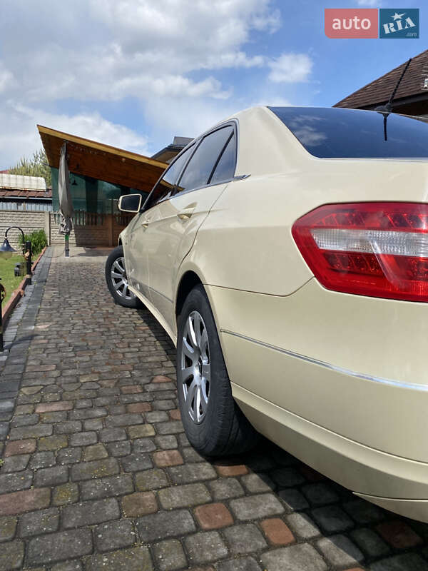 Mercedes-Benz E-Class 2009