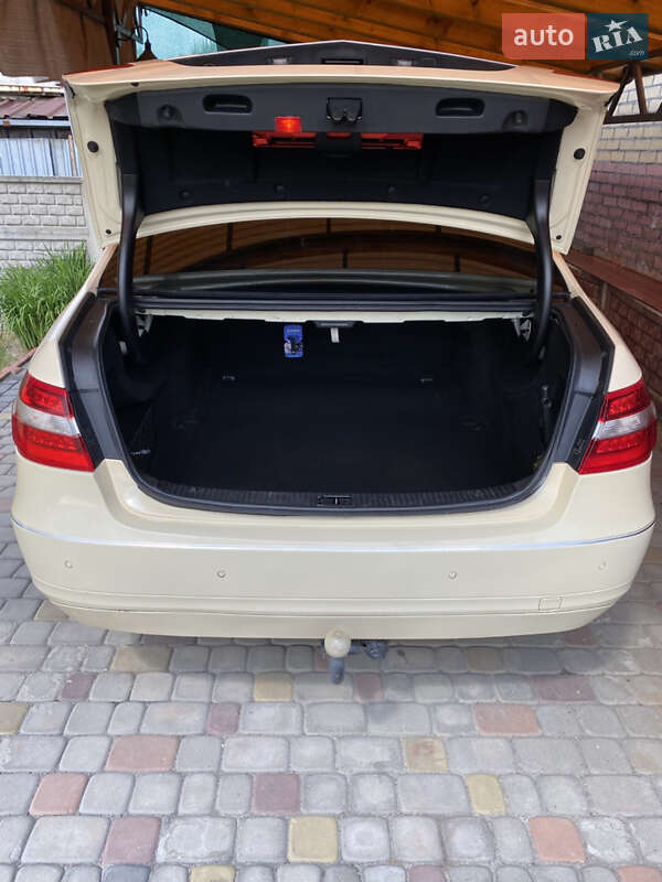 Mercedes-Benz E-Class 2009