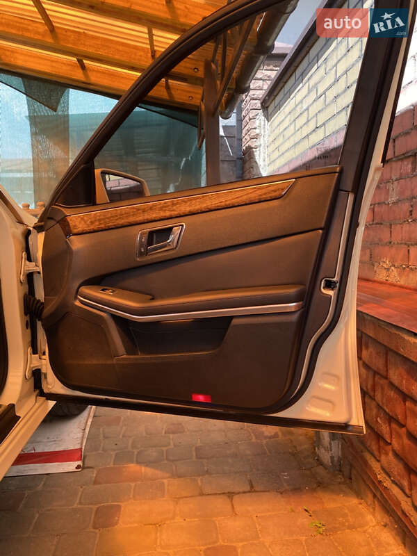 Mercedes-Benz E-Class 2009