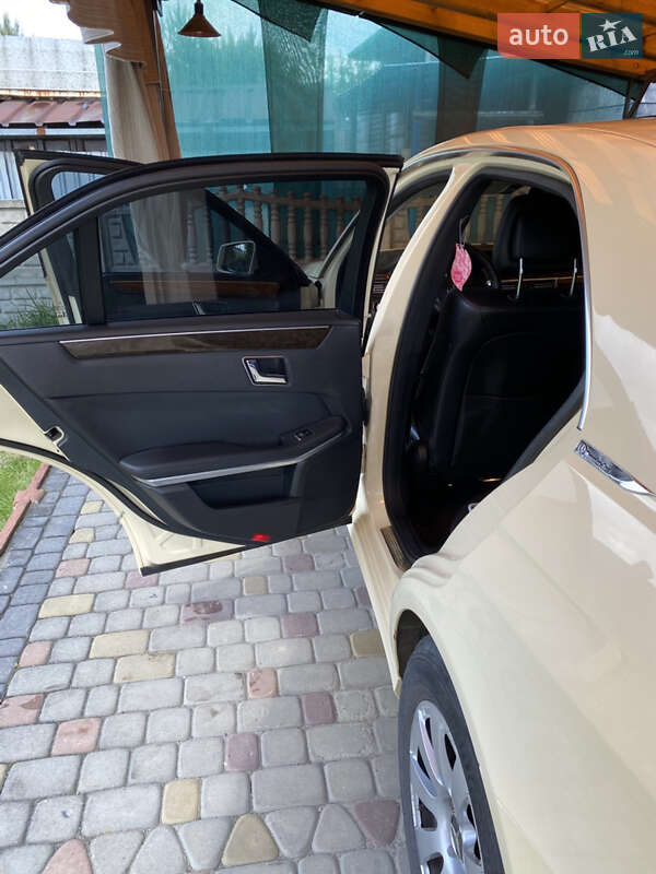 Mercedes-Benz E-Class 2009