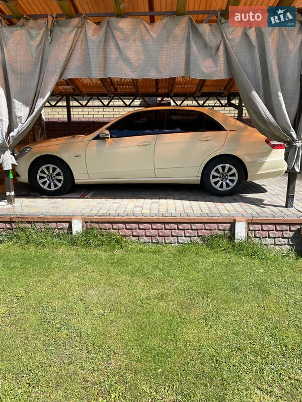 Mercedes-Benz E-Class 2009