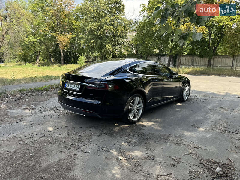 Tesla-0
