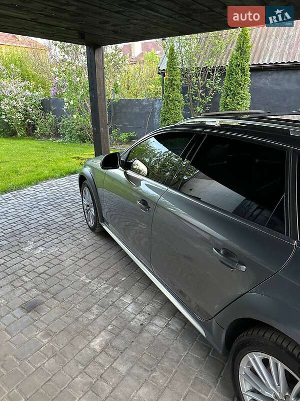 Audi A4 Allroad 2012