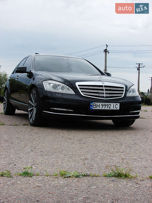 Mercedes-Benz-14