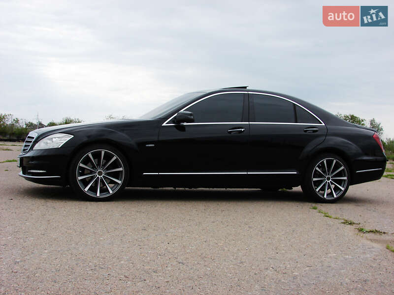 Mercedes-Benz-7