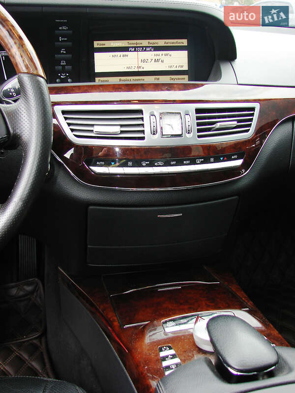 Mercedes-Benz-2