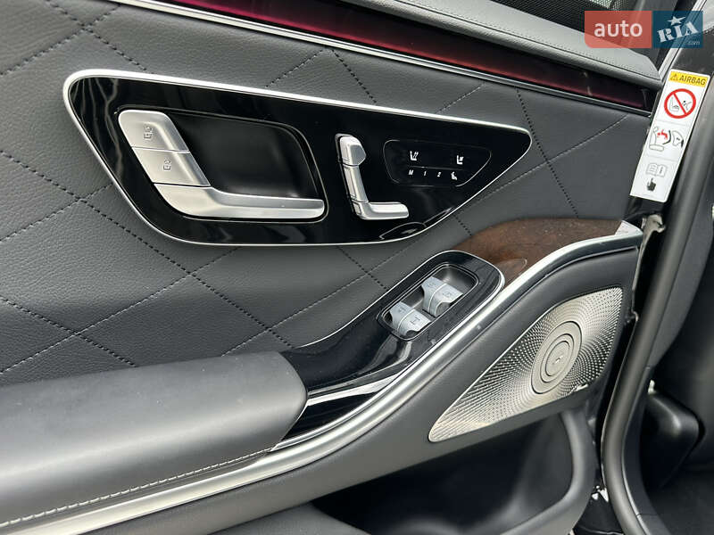 Mercedes-Benz S-Class 2023