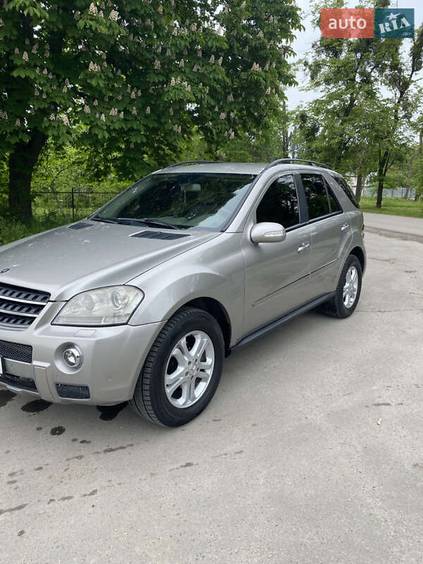 Mercedes-Benz M-Class 2008