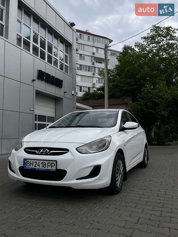 Hyundai-12