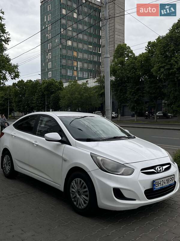 Hyundai-8