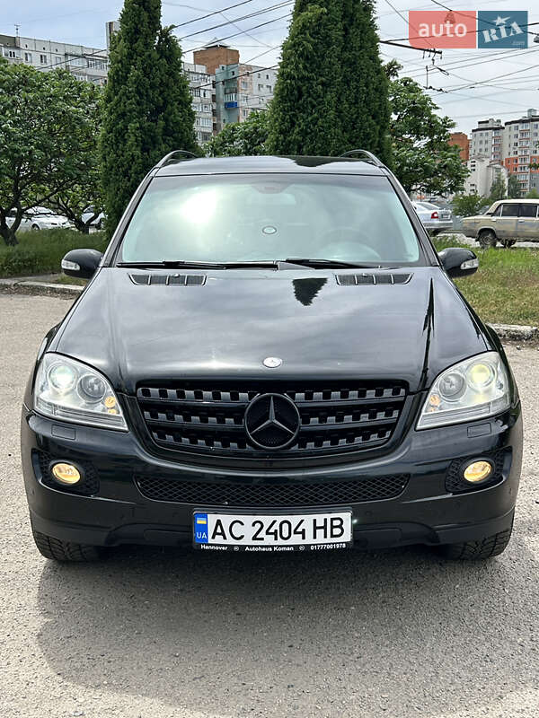 Mercedes-Benz-26
