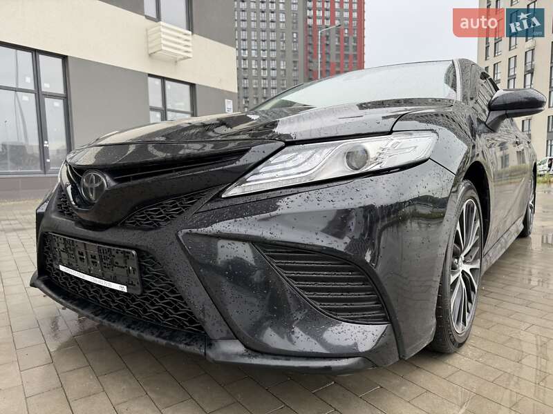Toyota Camry 2020