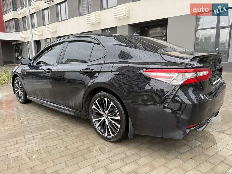 Toyota Camry 2020
