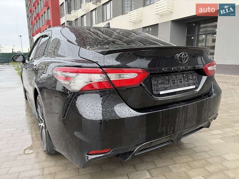 Toyota Camry 2020