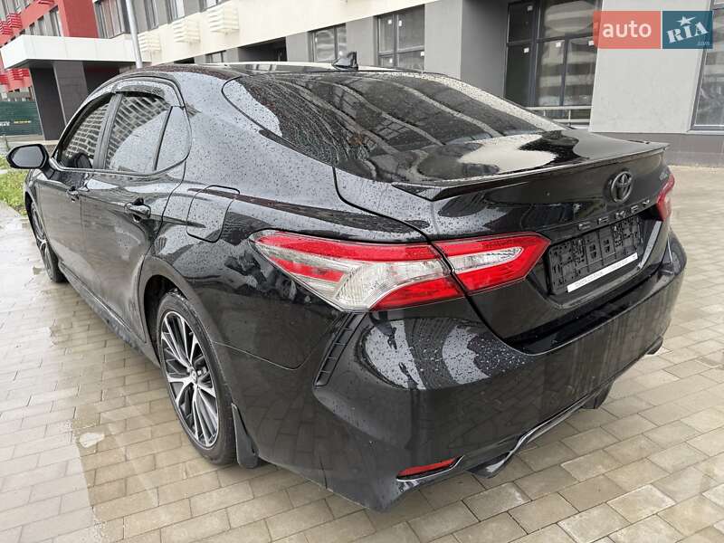 Toyota Camry 2020