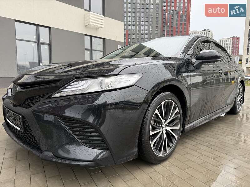 Toyota Camry 2020