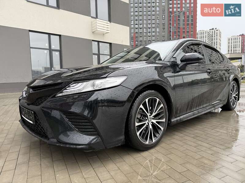 Toyota Camry 2020