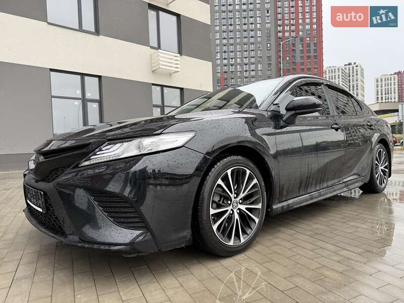 Toyota Camry 2020