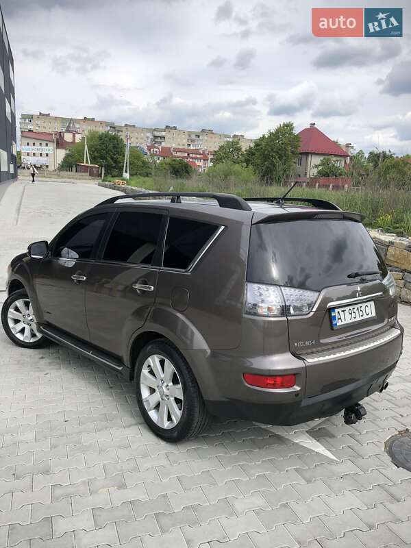 Mitsubishi Outlander 2011