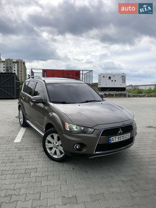 Mitsubishi Outlander 2011