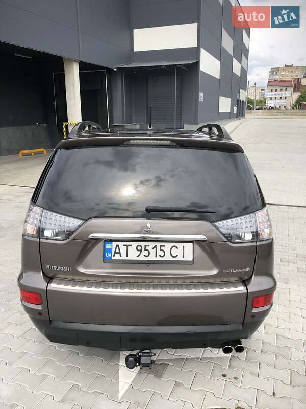 Mitsubishi Outlander 2011